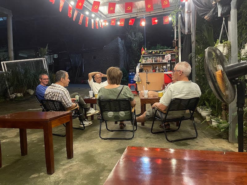 BEE ( COFFEE - TEA - JUICE )