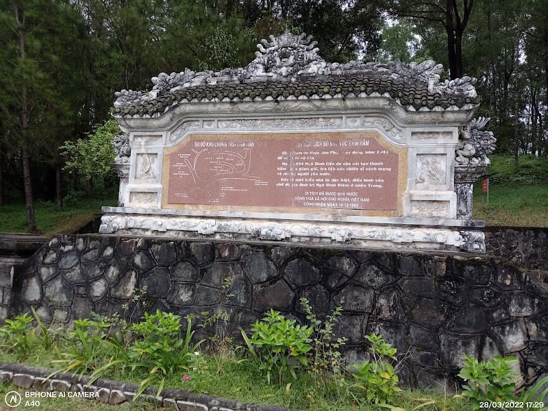 Khu Di Tích Lịch Sử Chín Hầm