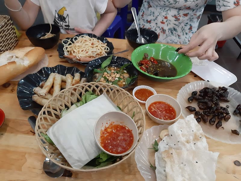 Hình ảnh Quán ăn vặt Cẩm Tú - 4