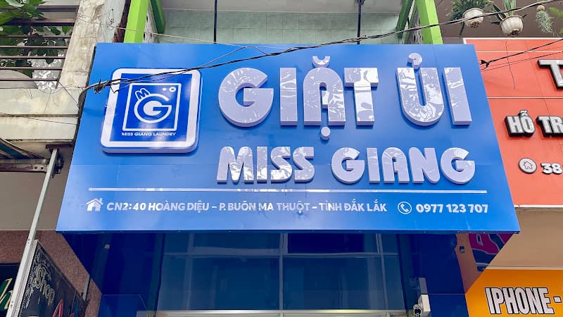 Hình ảnh Giặt ủi Miss Giang - Giặt sấy lấy nhanh, giặt hấp áo vest, giặt chăn mền, ủi hơi nước, vệ sinh giày, giặt rèm cửa - 6