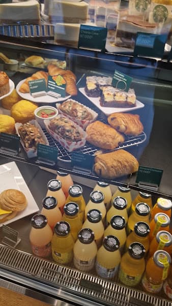 Hình ảnh Starbucks Saigon Pearl - 3