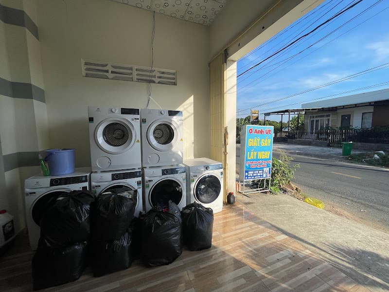 Giặt Sấy Anh Út laundry