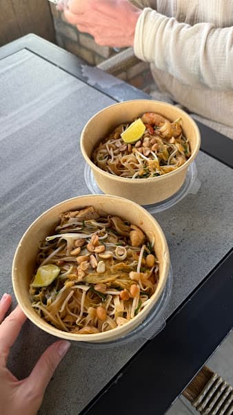 PadThai- vỉa hè