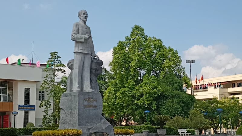 Hình ảnh Quảng trường Tượng đài Chủ tịch Hồ Chí Minh - 5