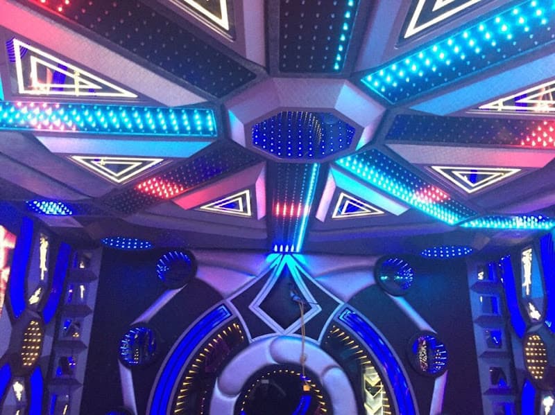 Hình ảnh CAFE-KARAOKE - QUANG CHUNG - 8