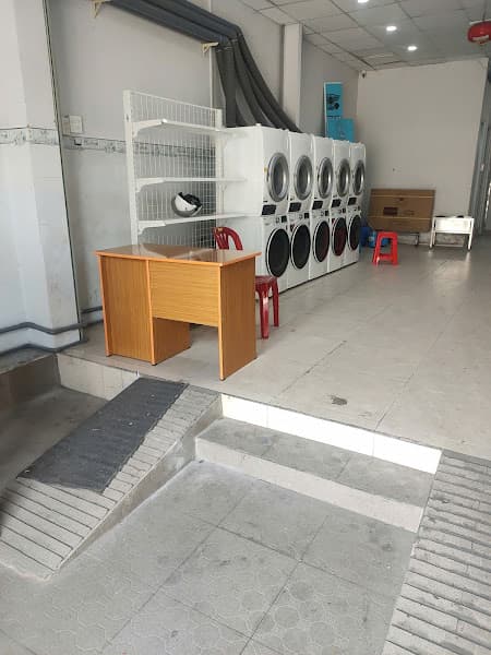 Hình ảnh Áo Mây Sơn Kỳ - Giặt Sấy, Giặt Hấp, Vệ Sinh Giày - 10