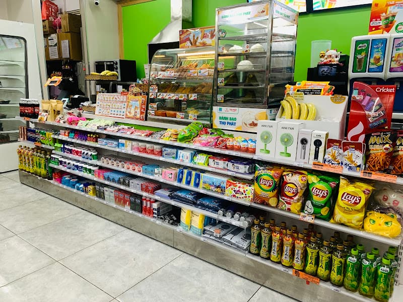 Hình ảnh FamilyMart Tôn Đản (Vĩnh Khánh) - 3