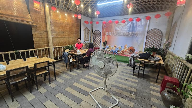 Nhà Hàng Hoàng Giang