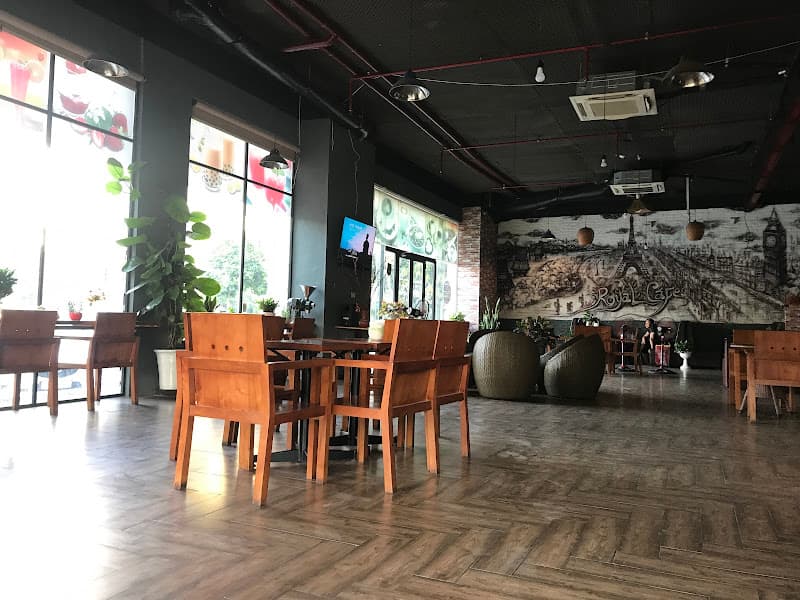 Royal cafe
