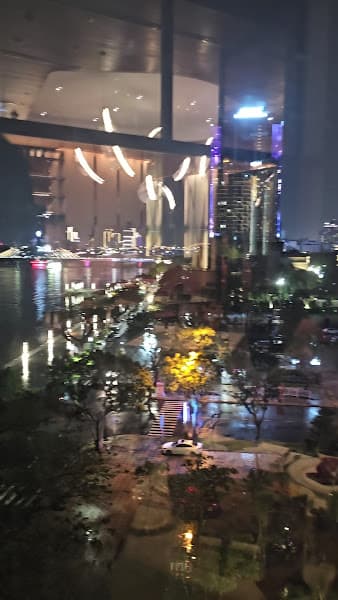 Hình ảnh The Square Restaurant - 3