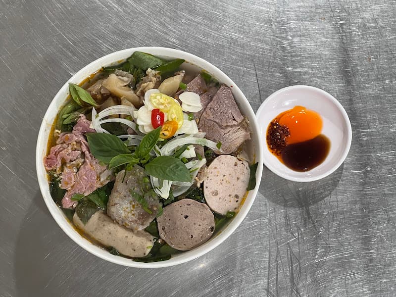 Hình ảnh Phở Bò TỨ QUÝ (model Duy Hiếu) - 5