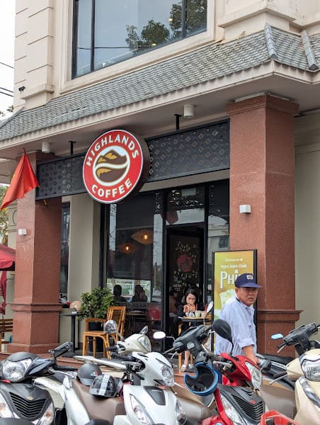 Hình ảnh Highlands Coffee 98 Ngo Gia Tu BG - 2