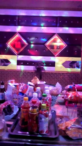 Hình ảnh Karaoke Tuyến Hồng - 3