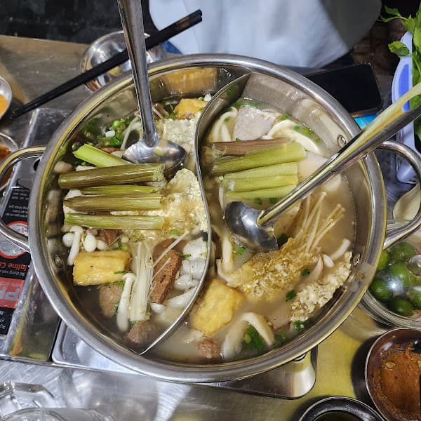 Lẩu chay Hoàng Ngân