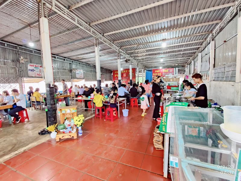 Ảnh bìa PHỞ BÁT ĐÁ BÒ DÊ