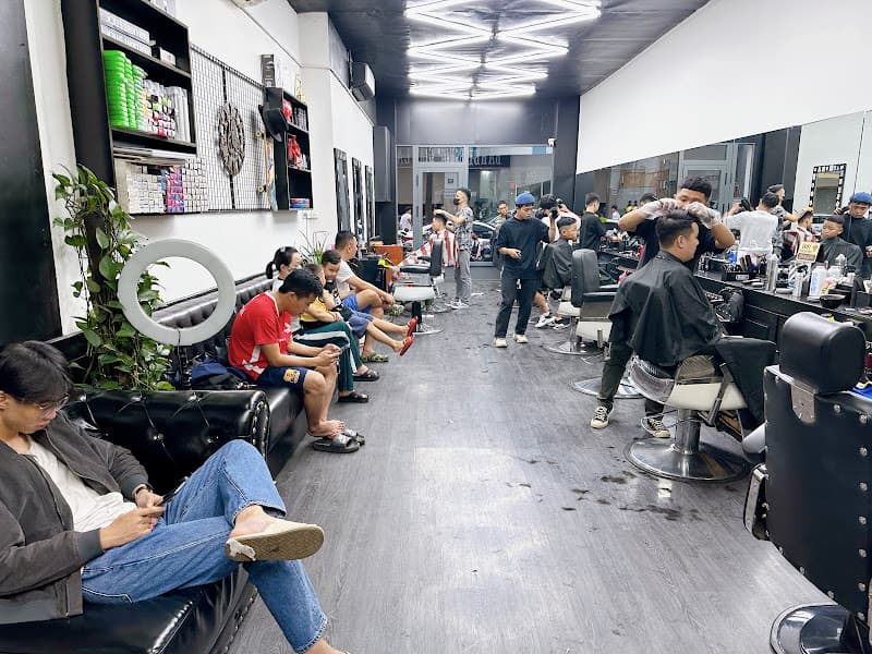 Hình ảnh BABERSHOP GIA LAI , Cắt tóc nam, Gội đầu , Ngoáy tai , massage, 167 Hùng Vương, Phường Pleiku,Gia Lai - 3