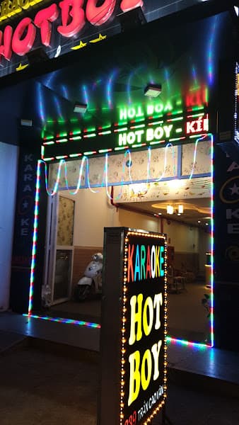 Ảnh bìa Karaoke Hot Boy