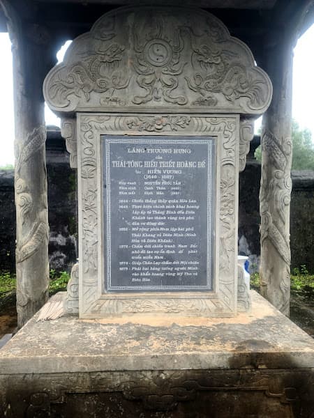 Hình ảnh Lăng TRƯỜNG HƯNG - chúa Nguyễn Phúc Tần - 3