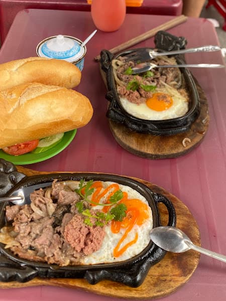 Bánh mì chảo Nguyễn Tiểu La