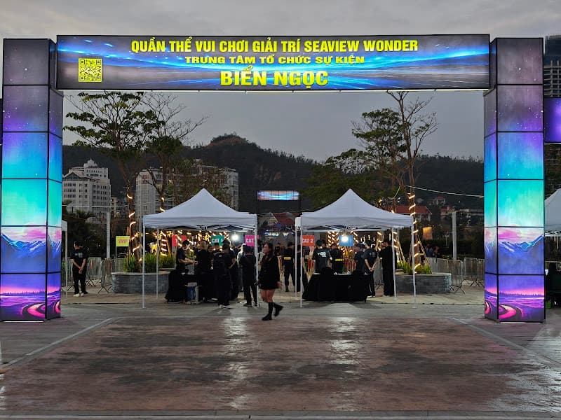 Nhà Hàng Quảng Trường BIỂN NGỌC