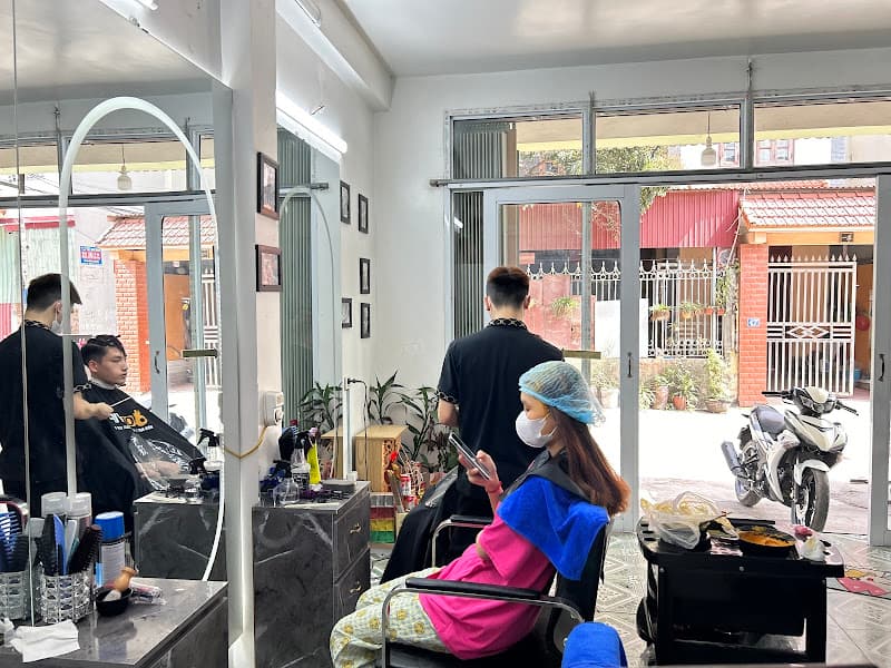 Hình ảnh HAIR SALON PHONG TRANG - 3