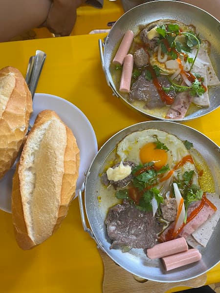 Hình ảnh Quán 220 - Bánh mì xíu mại chén - 2