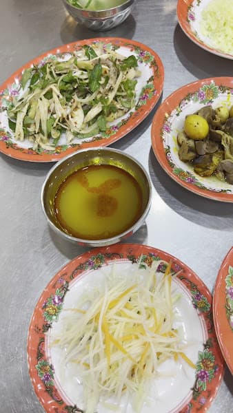 Hình ảnh Cơm gà bà Buội - 4