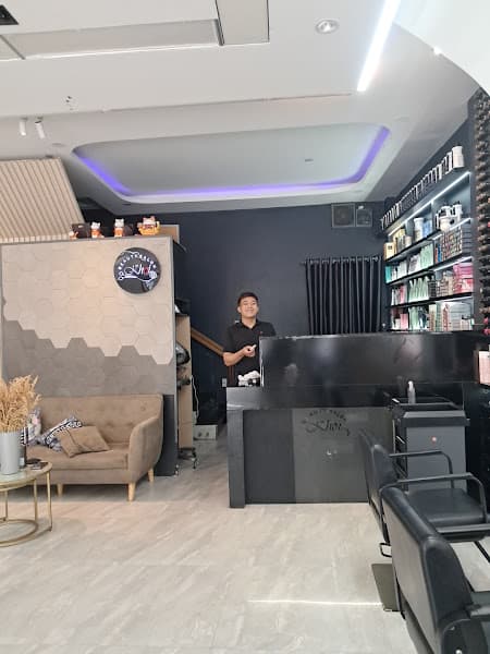 Tiệm cắt tóc KHOI - 185 Trần Đại Nghĩa, Phường 4, TP.Vĩnh Long