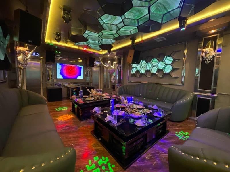 Hình ảnh F KTV KARAOKE CLUB - 2