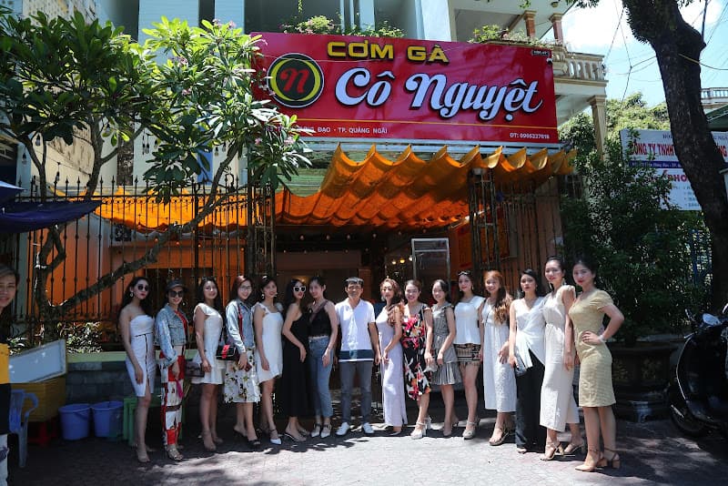 Ảnh bìa Cơm Gà Cô Nguyệt