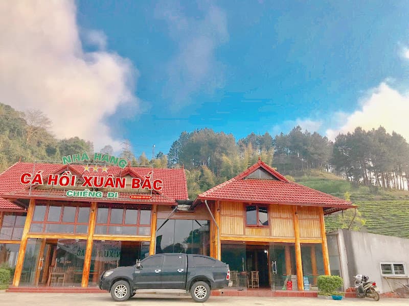 NHÀ HÀNG CÁ HỒI CÁ TẦM XUÂN BẮC SỐ 1 CHIỀNG ĐI MỘC CHÂU