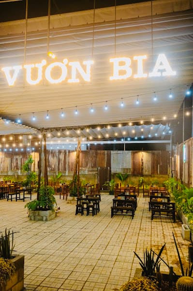 VƯỜN BIA LONG XUYÊN