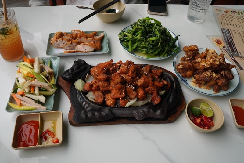 Hình ảnh Heo Say Xỉn - Phố cổ Hoa Lư, Ninh Bình - 2