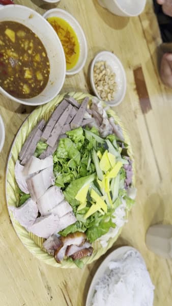 Hình ảnh Bánh tráng cuốn thịt heo Vị Xưa Quảng Ngãi - 2
