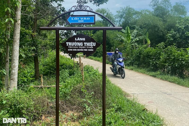 Hình ảnh Trường Thiệu Lăng - Lăng mộ Chúa Định Nguyễn Phúc Thuần - 4