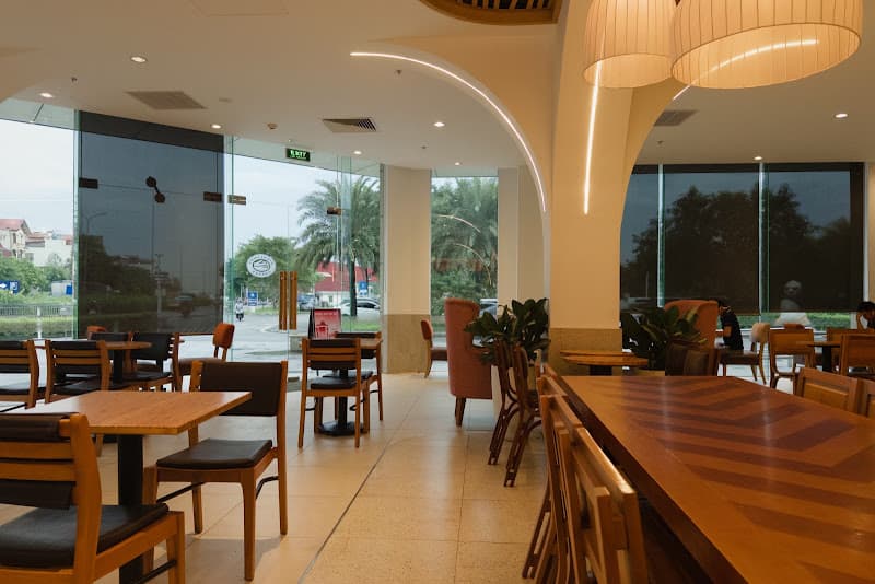 Hình ảnh Highland Coffee Golden Park - 3