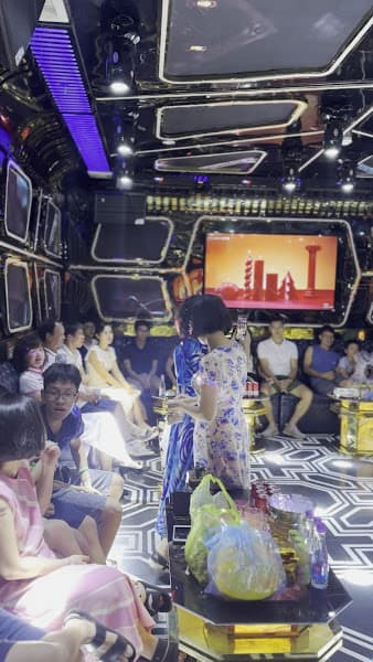 Hình ảnh HiBiKi Karaoke - 4