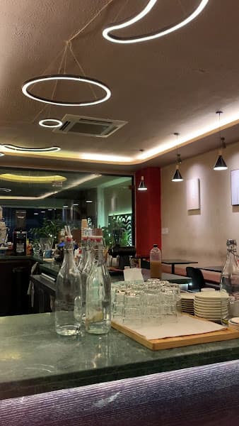 Hình ảnh INSIDE Cafe - 2