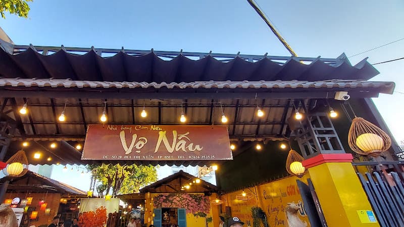 Quán Cơm Niêu Vợ Nấu