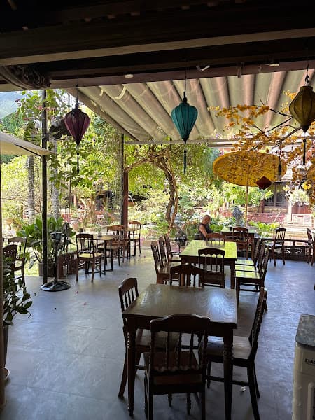 Ảnh bìa Mandarin Coffee & Restaurant