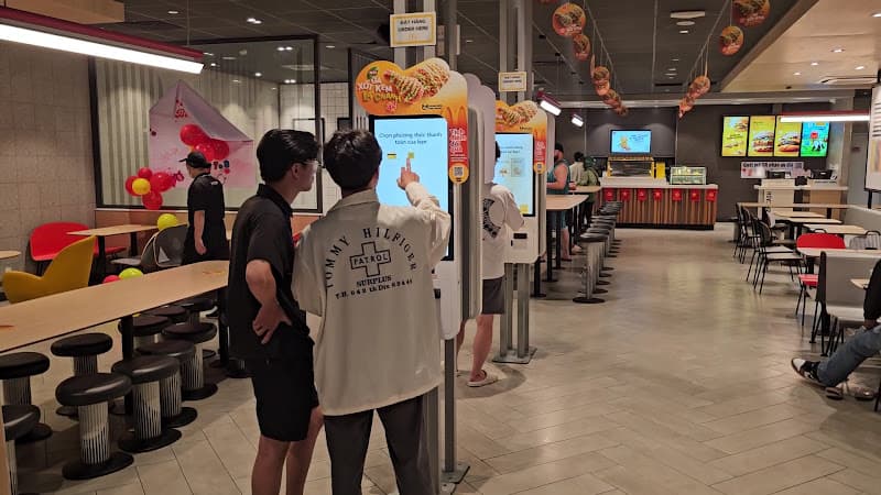 Hình ảnh McDonald's Nguyễn Văn Linh - 2