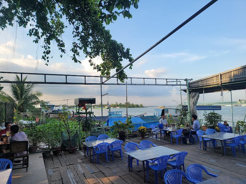 Quán Ăn Tây Sông Hậu