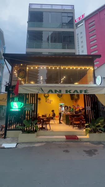 AN KAFÉ