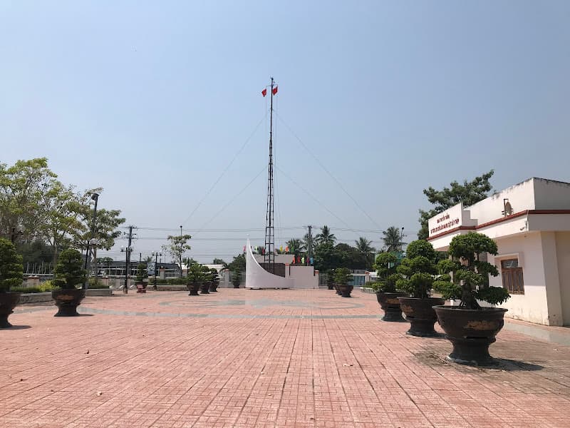 Hình ảnh Di tích Lịch sử Cột Dây Thép - 6