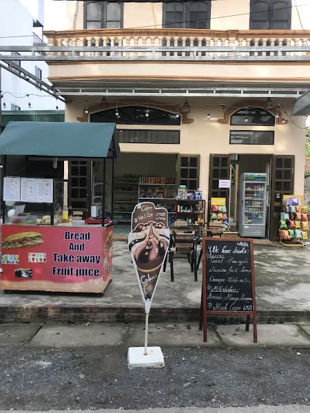 Hình ảnh Bống mini mart and sneakers - 4