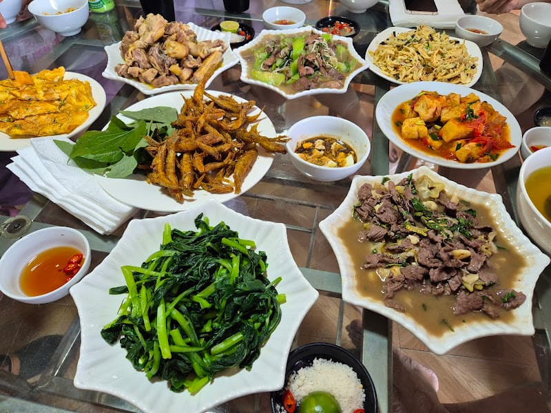 Ảnh bìa Quán lá Nguyễn Quang