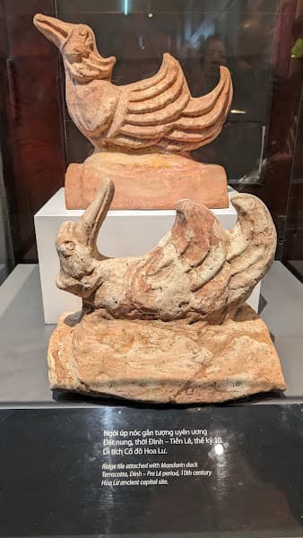 Ảnh bìa Nền cung điện Đinh-Lê