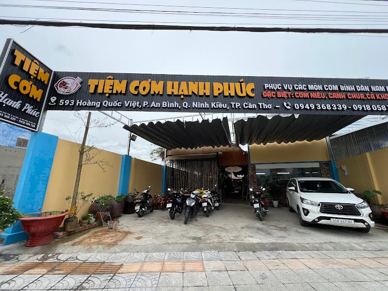 Ảnh bìa Tiệm cơm Hạnh Phúc