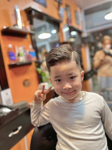 Hình ảnh Vinh Barber Shop ( Tóc nam cầu giát) - 3