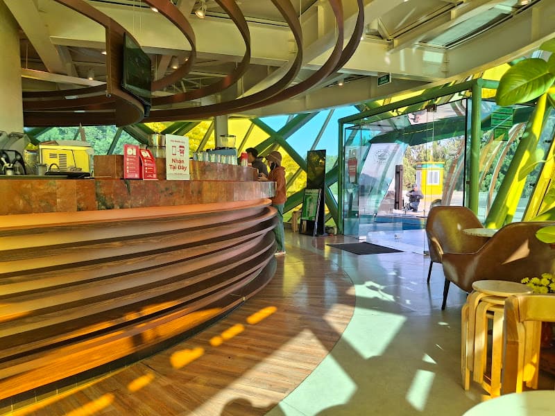 Highlands Coffee Quảng Trường Lâm Viên